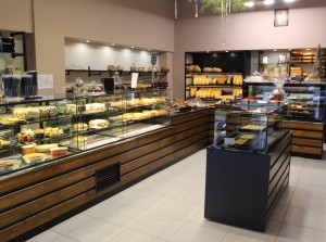 Αρτοποιεία ΒΕΛΛΙΟΣ: Ενα άνοιξε, ένα έκλεισε